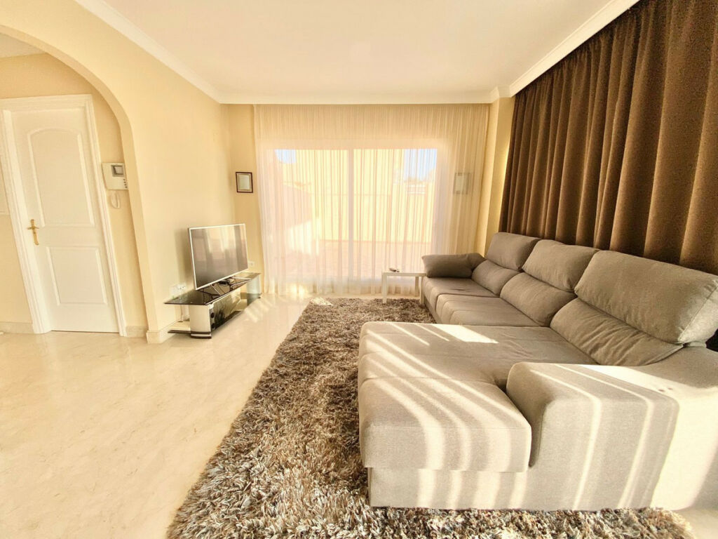 Penthouse Duplex Elviria Málaga - image 11