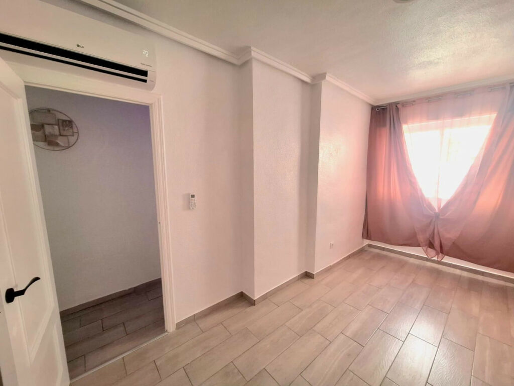 Middle Floor Apartment Playa Del Cura Alicante - image 11