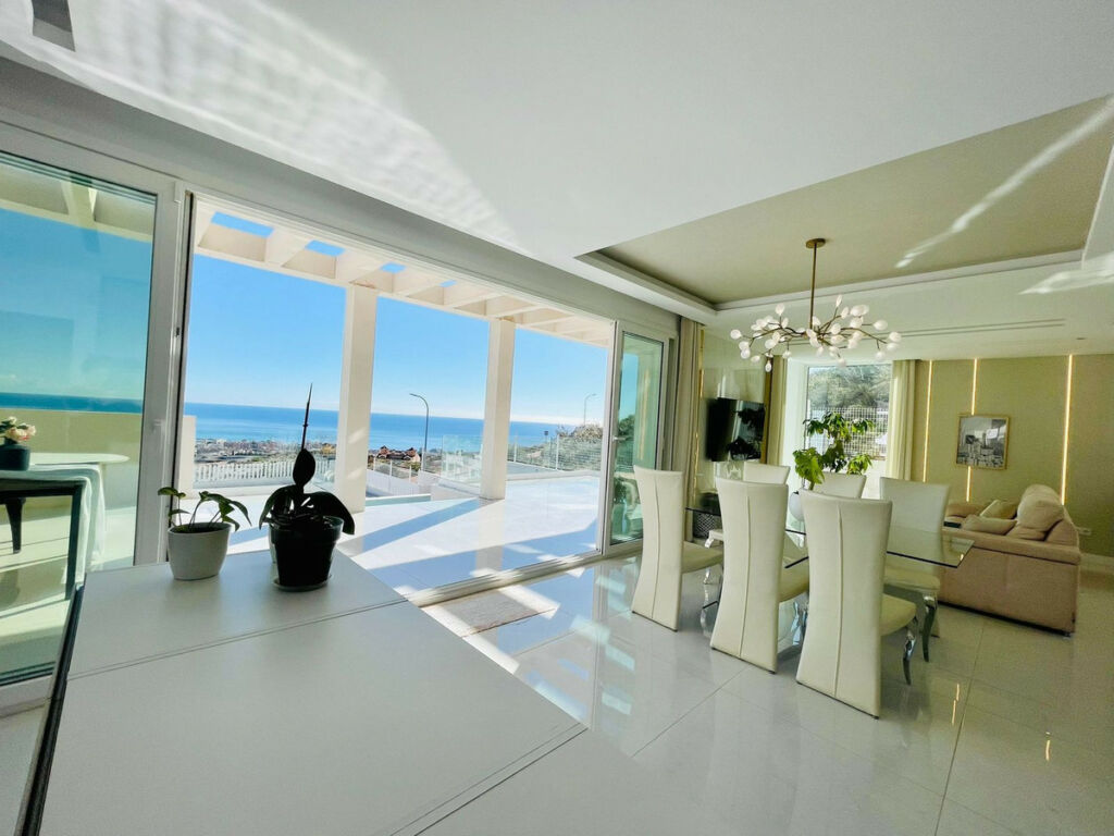 Detached Villa Benalmadena Málaga - image 11