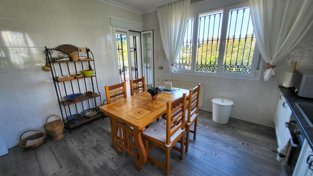 Detached Villa Elviria Málaga - image 12