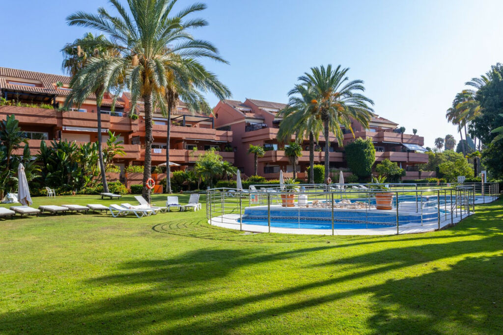 Ground Floor Apartment Puerto Banús Málaga - image 12