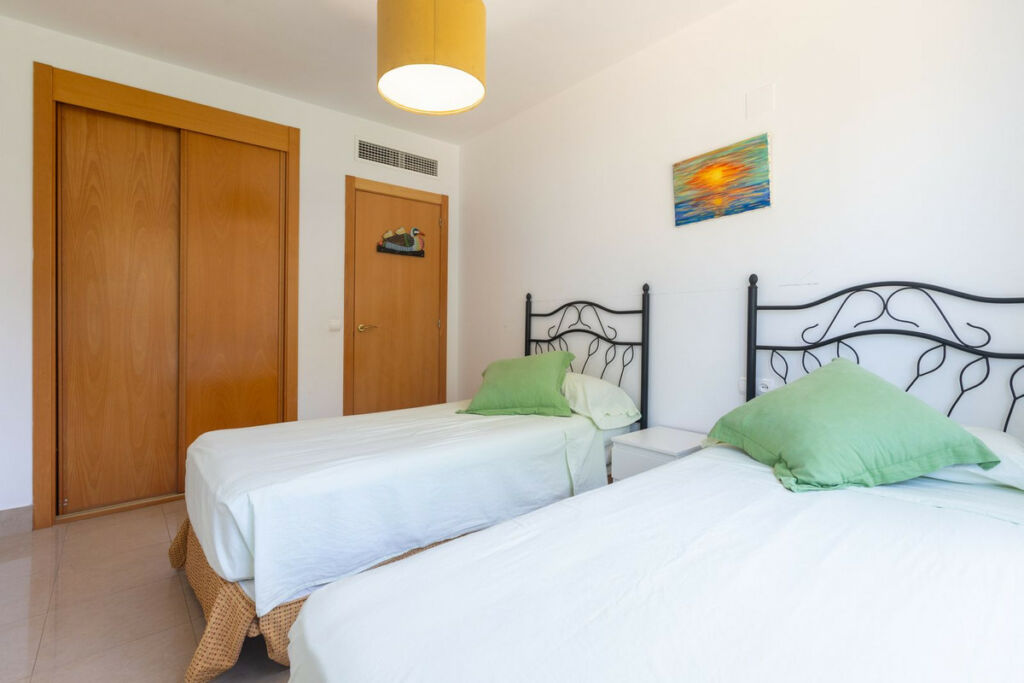 Middle Floor Apartment Elviria Málaga - image 12