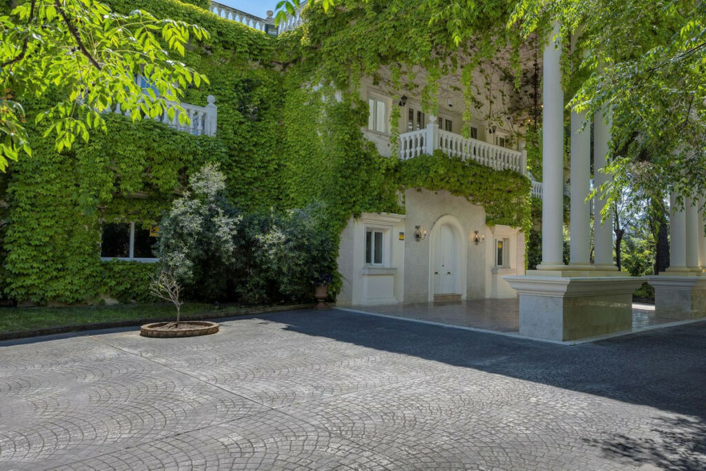 Detached Villa Nagüeles Málaga - image 13
