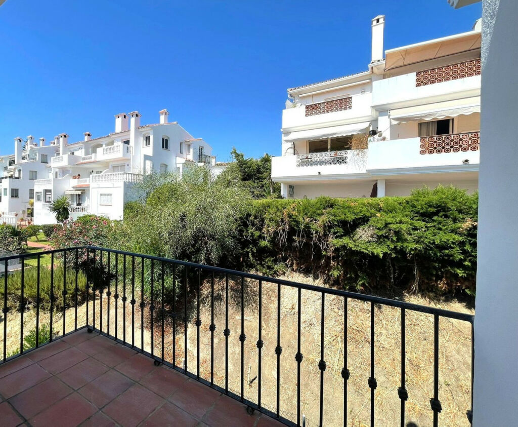Top Floor Apartment Manilva Málaga - image 12