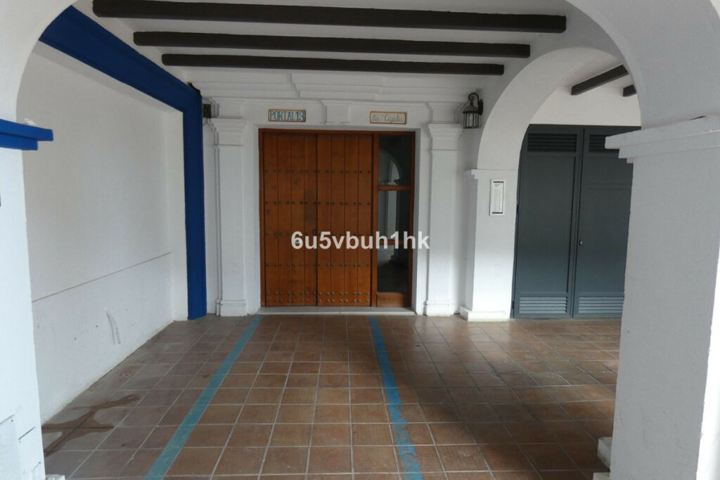 Middle Floor Apartment La Duquesa Málaga - image 12