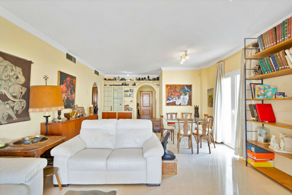 Middle Floor Apartment Nagüeles Málaga - image 12