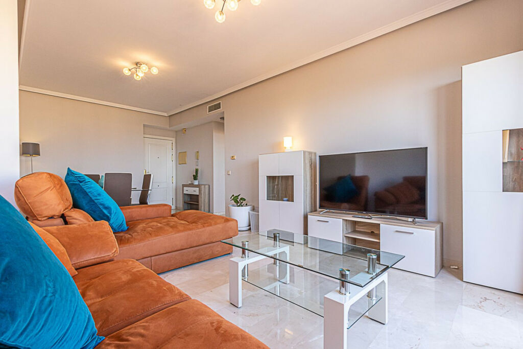 Middle Floor Apartment Benalmadena Málaga - image 12