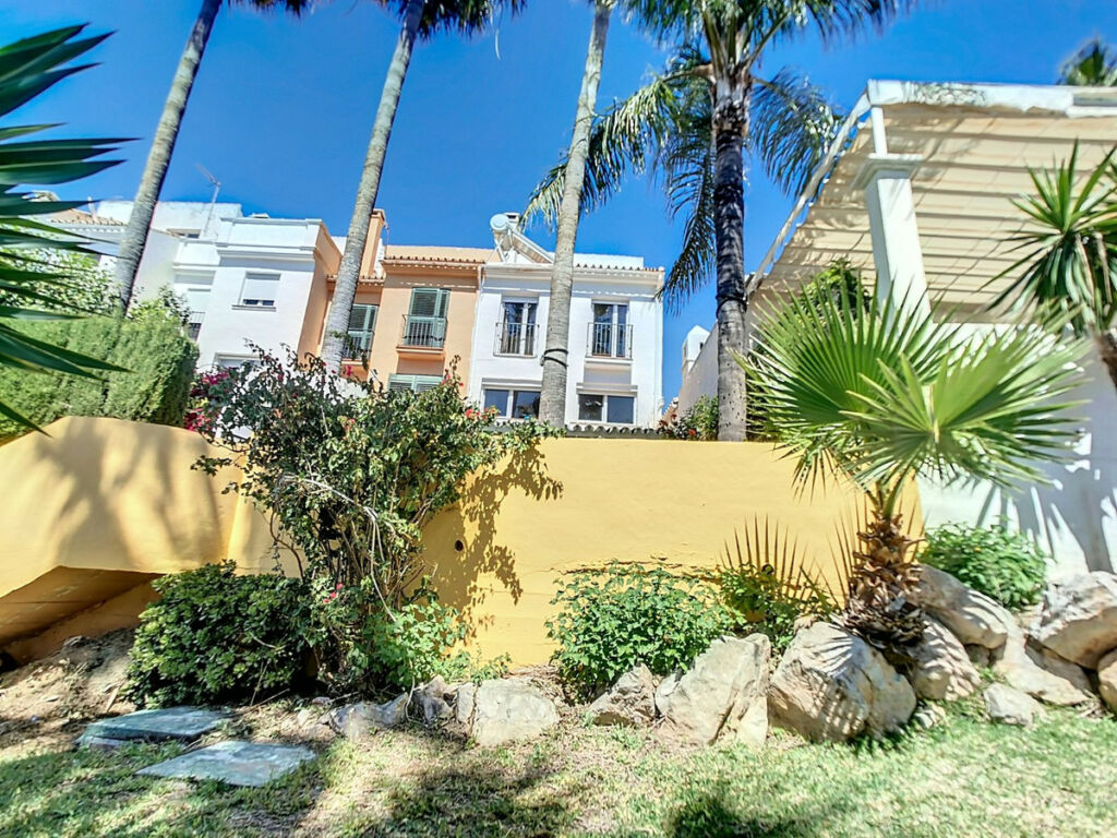 Semi-Detached House Arroyo de la Miel Málaga - image 12
