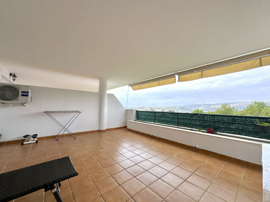 Middle Floor Apartment Doña Julia Málaga - image 12
