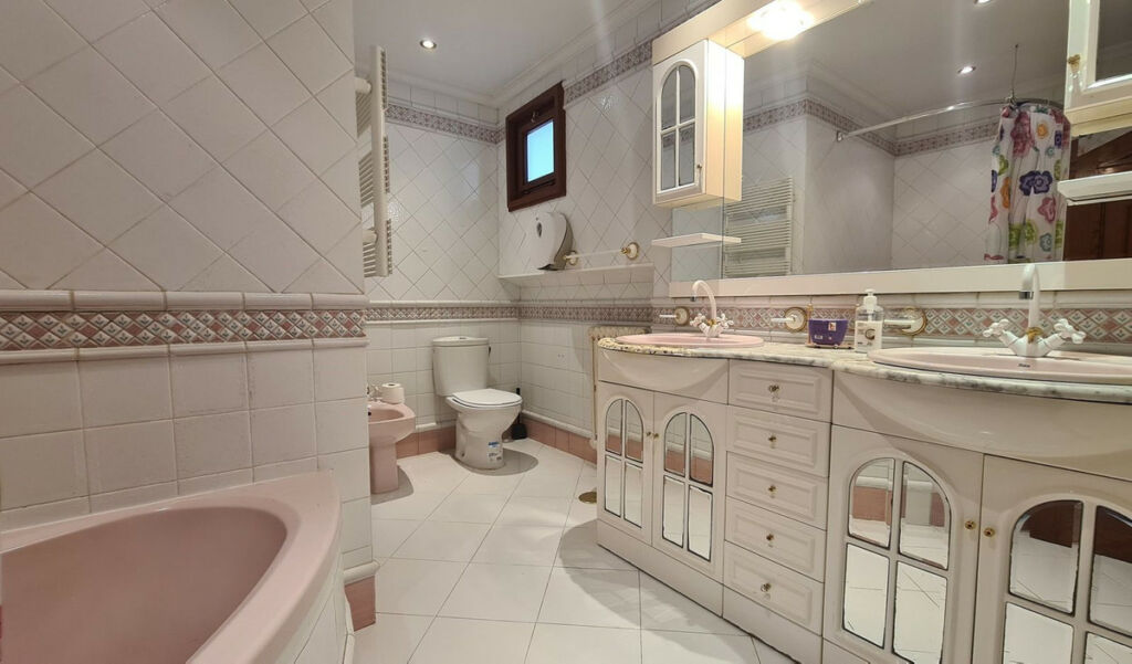 Detached Villa Cabopino Málaga - image 12