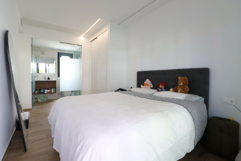 Ground Floor Apartment Villamartin Alicante - image 12