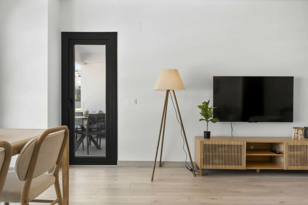 Middle Floor Apartment Estepona Málaga - image 12