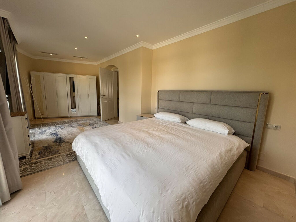 Detached Villa Selwo Málaga - image 12