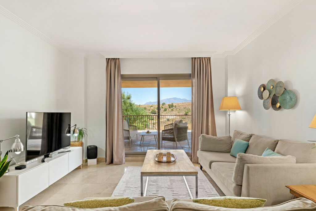 Ground Floor Apartment El Paraiso Málaga - image 10