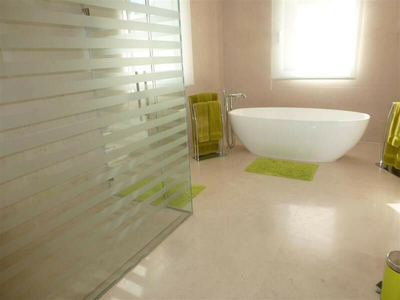Detached Villa Guadalmina Baja Málaga - image 12