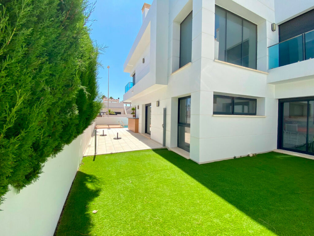 Detached Villa Ciudad Quesada Alicante - image 18
