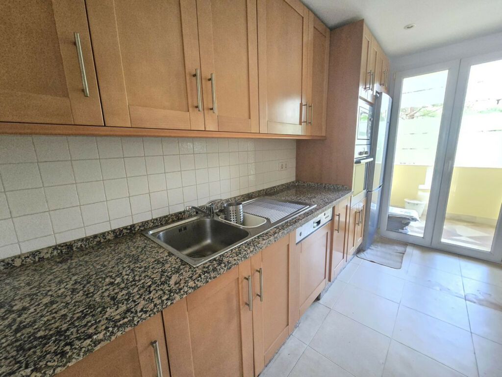 Middle Floor Apartment Casares Málaga - image 12