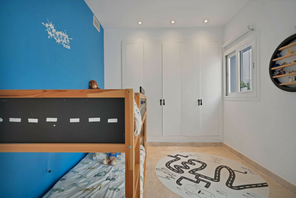 Ground Floor Apartment El Paraiso Málaga - image 12