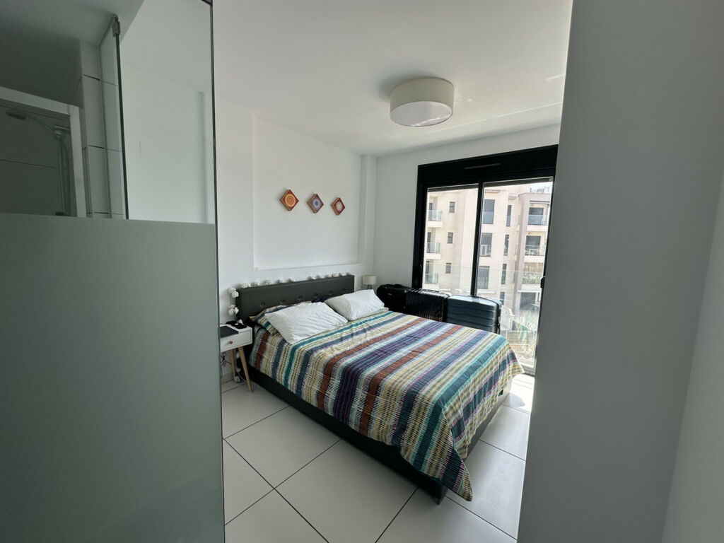 Middle Floor Apartment Villamartin Alicante - image 11
