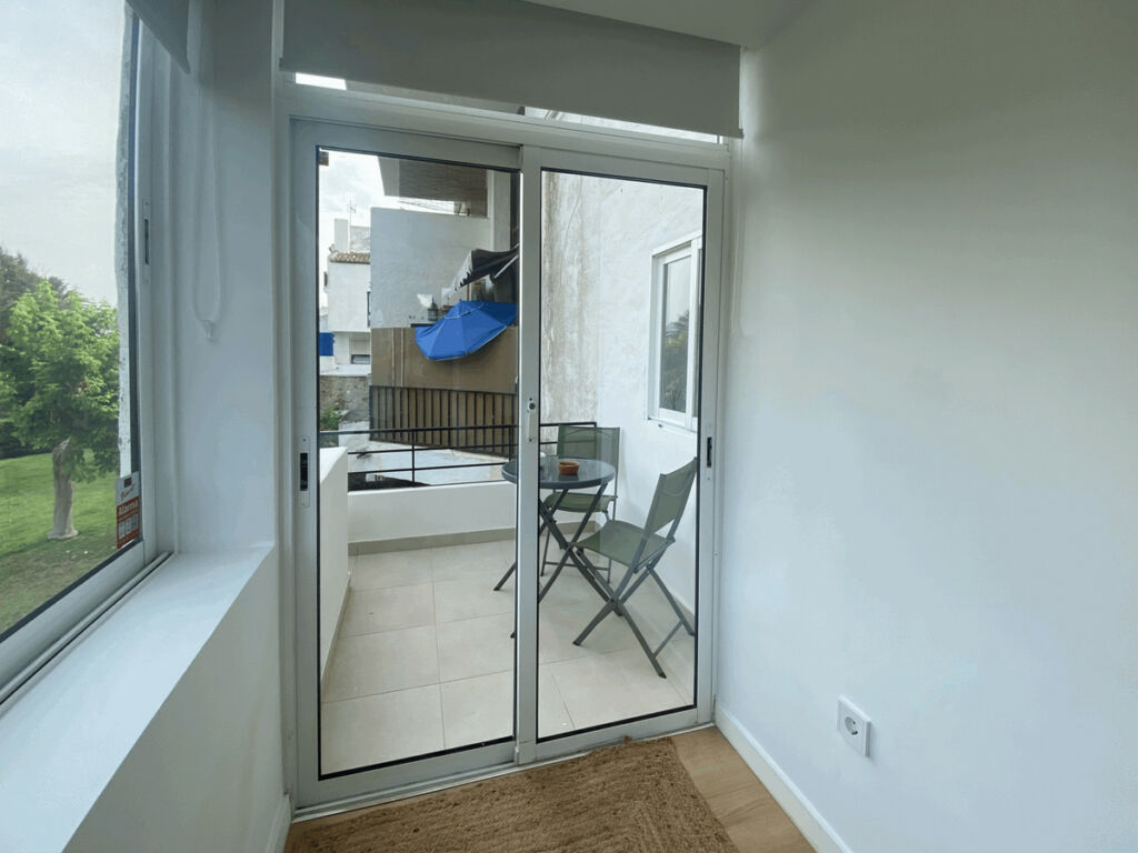 Middle Floor Apartment Estepona Málaga - image 12