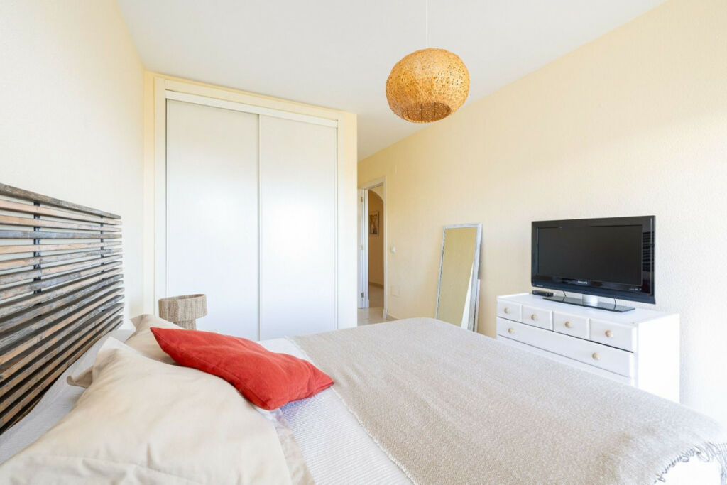Middle Floor Apartment Riviera del Sol Málaga - image 12