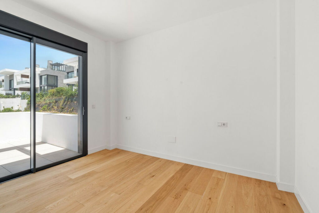 Semi-Detached House Río Real Málaga - image 12