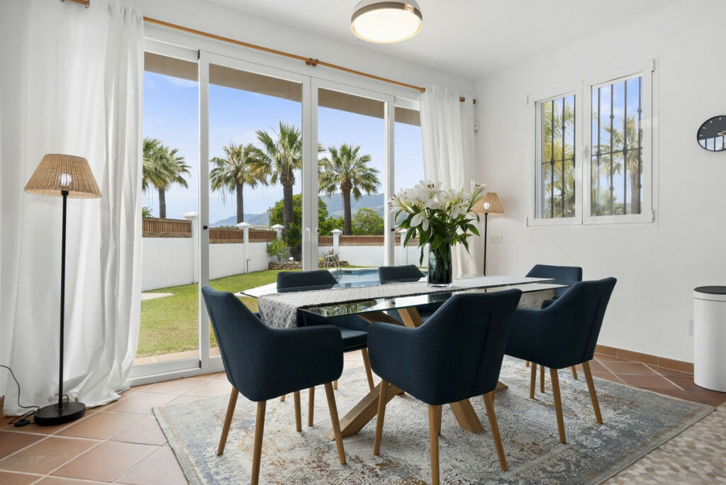 Detached Villa Las Chapas Málaga - image 12