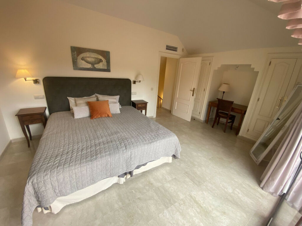 Top Floor Apartment Marbella Málaga - image 12