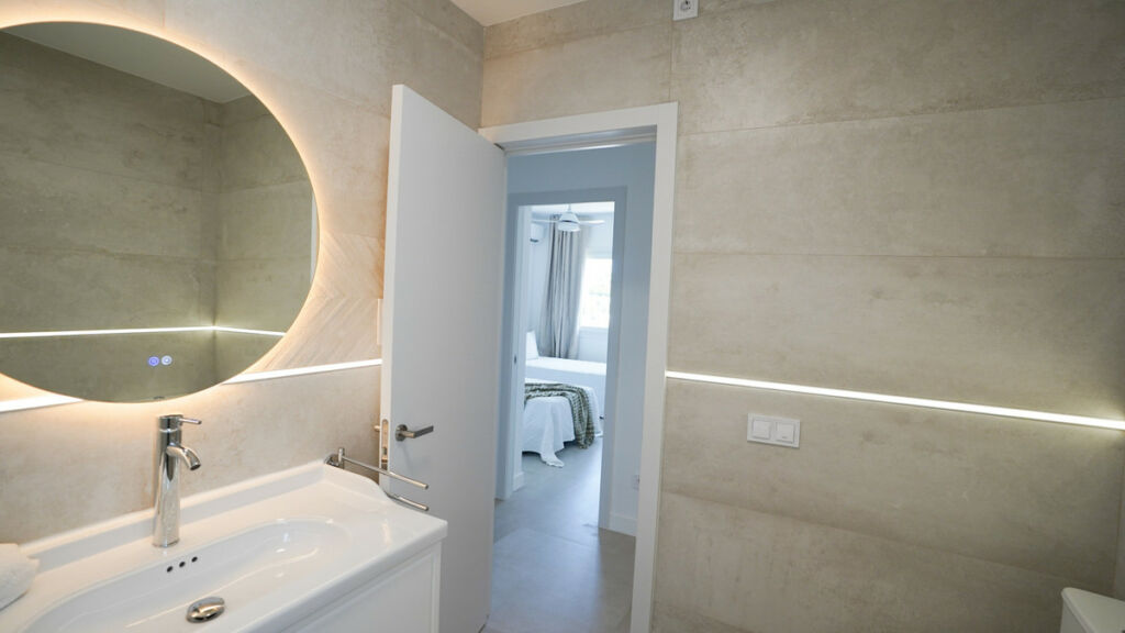 Detached Villa El Faro Málaga - image 12