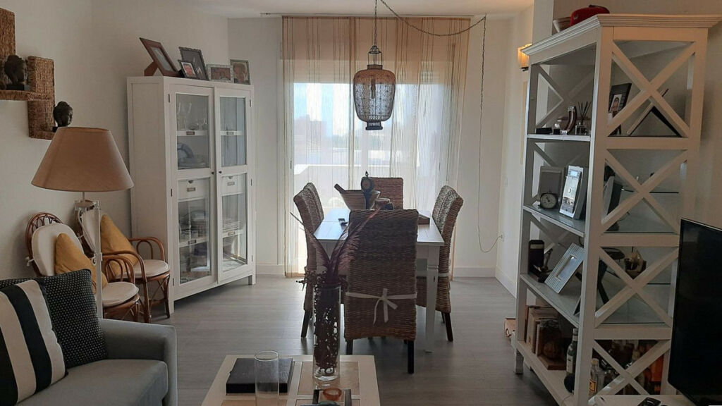 Middle Floor Apartment Estepona Málaga - image 12