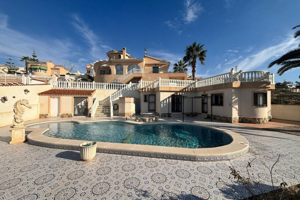 Detached Villa Ciudad Quesada Alicante - image 12