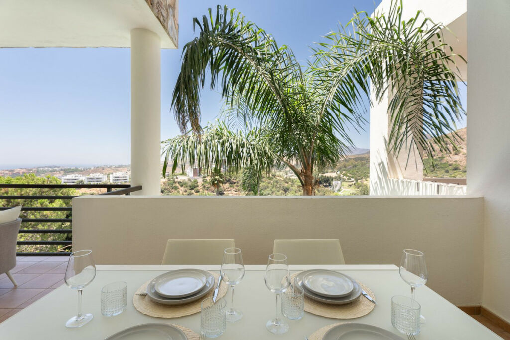 Middle Floor Apartment Los Almendros Málaga - image 9