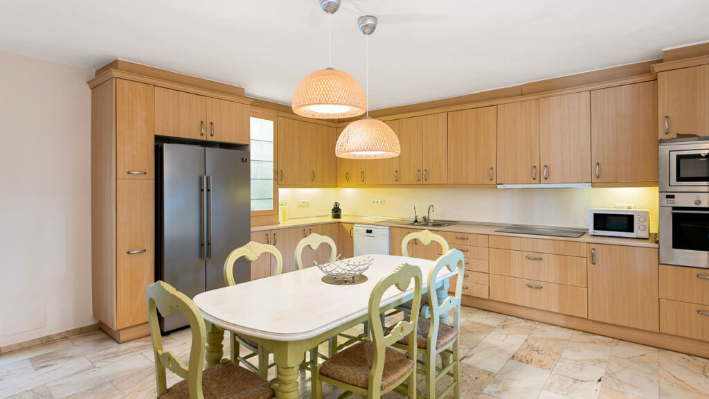 Detached Villa The Golden Mile Málaga - image 12