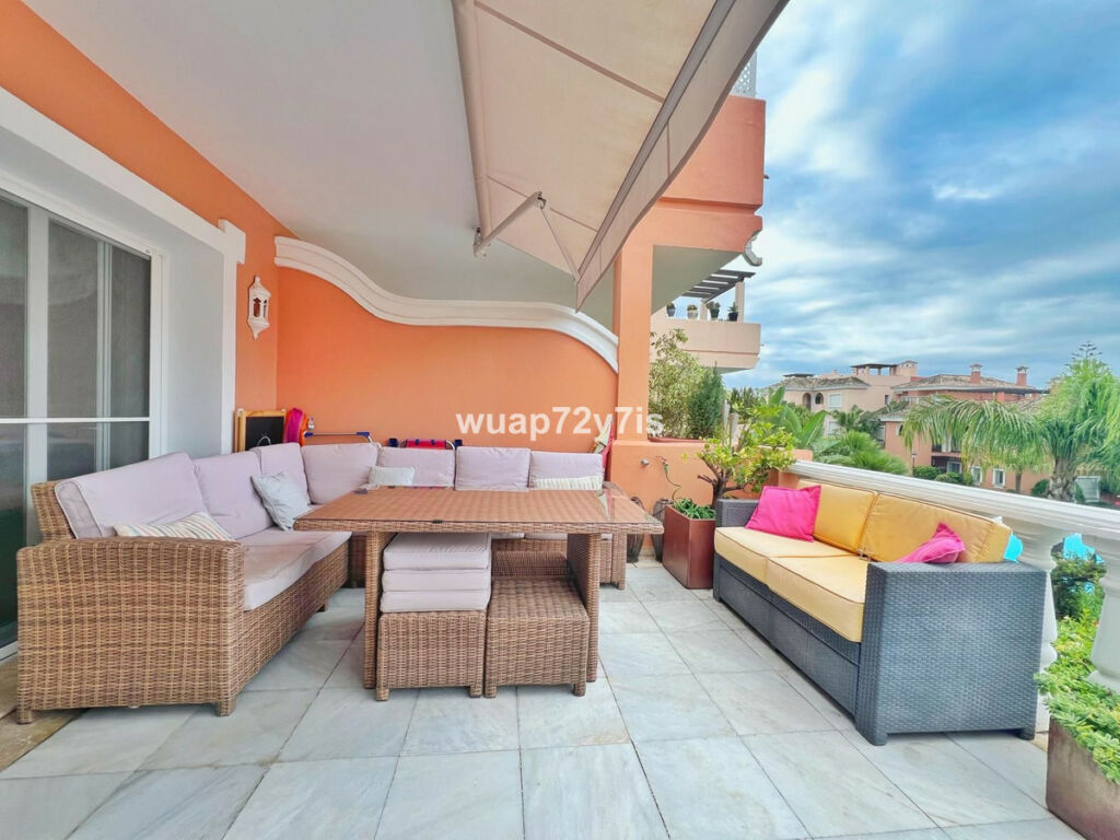 Middle Floor Apartment Estepona Málaga - image 12