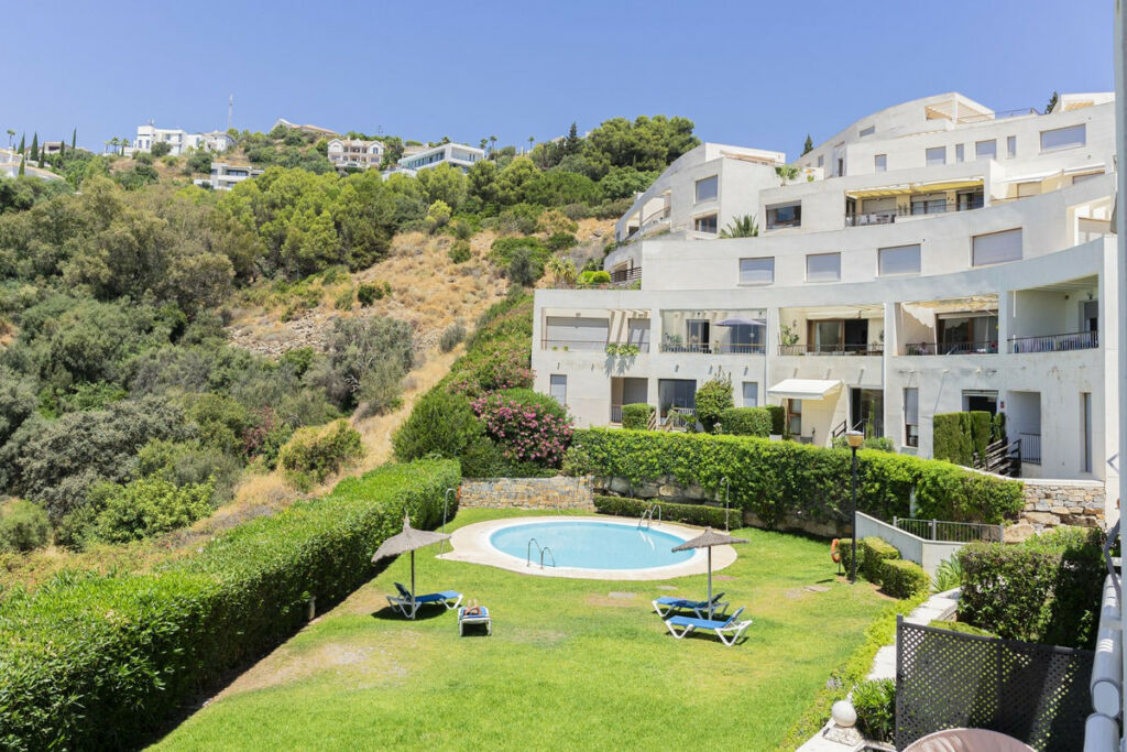 Duplex Altos de los Monteros Málaga - image 12