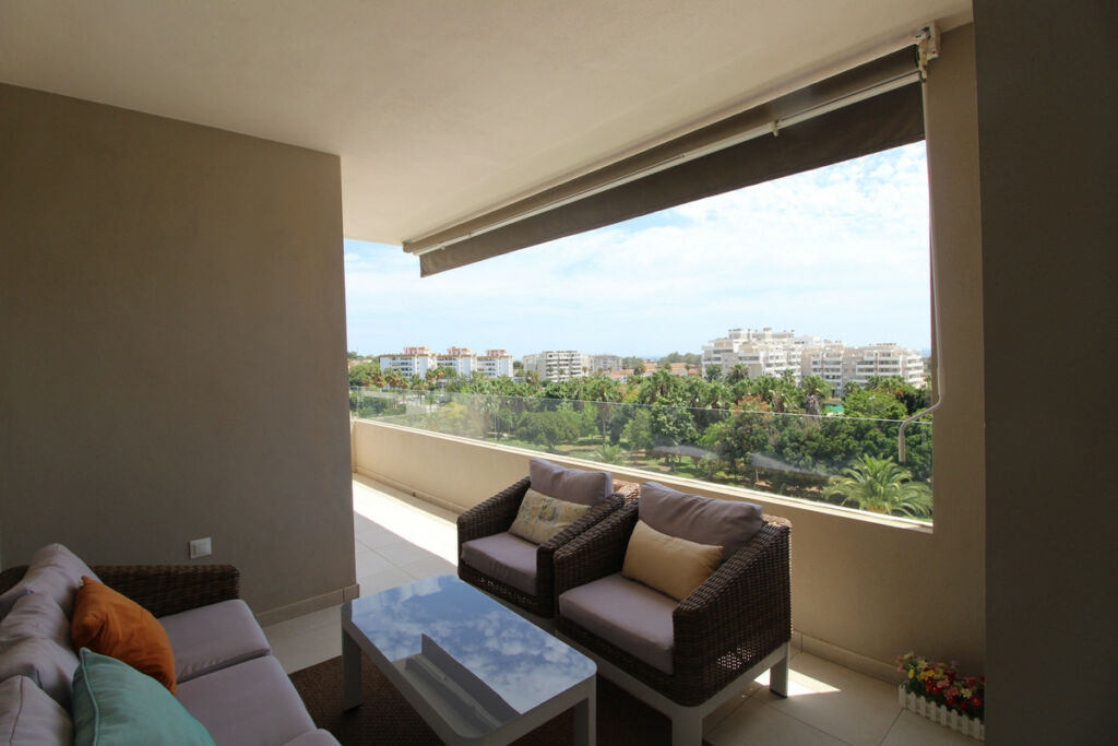 Middle Floor Apartment Nueva Andalucía Málaga - image 12