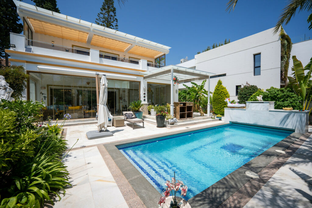 Detached Villa Marbella Málaga - image 12