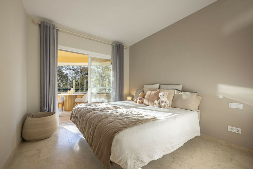 Middle Floor Apartment Elviria Málaga - image 12