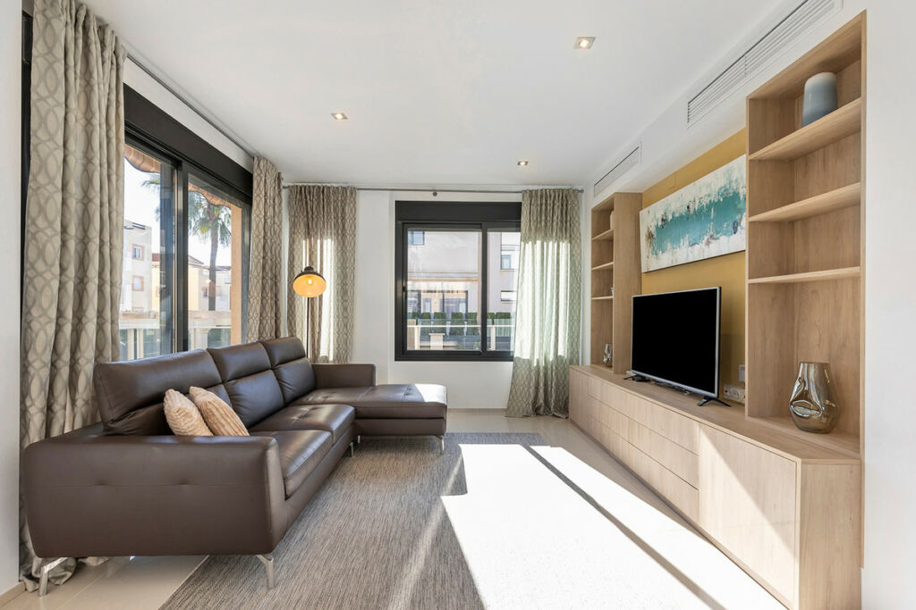 Detached Villa La Zenia Alicante - image 12