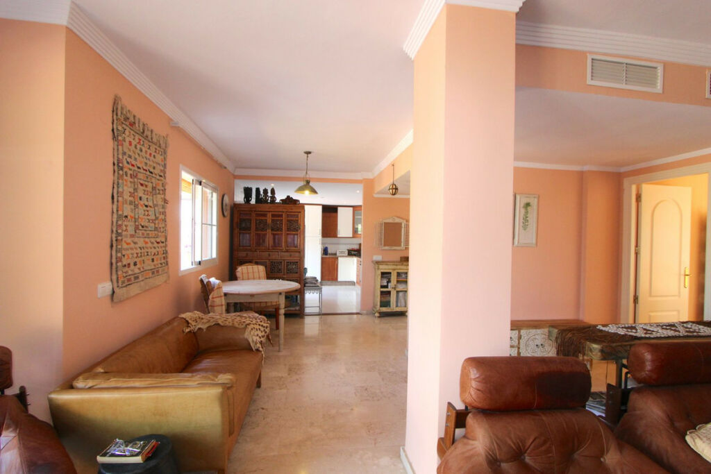 Penthouse Elviria Málaga - image 12