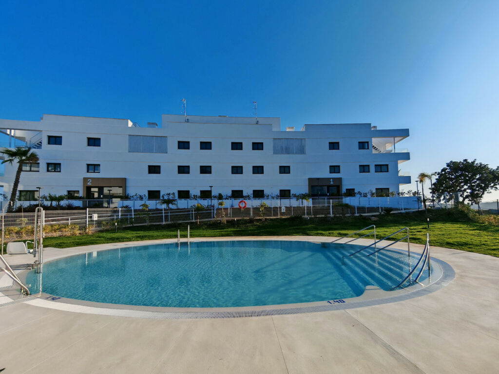 Middle Floor Apartment Estepona Málaga - image 12