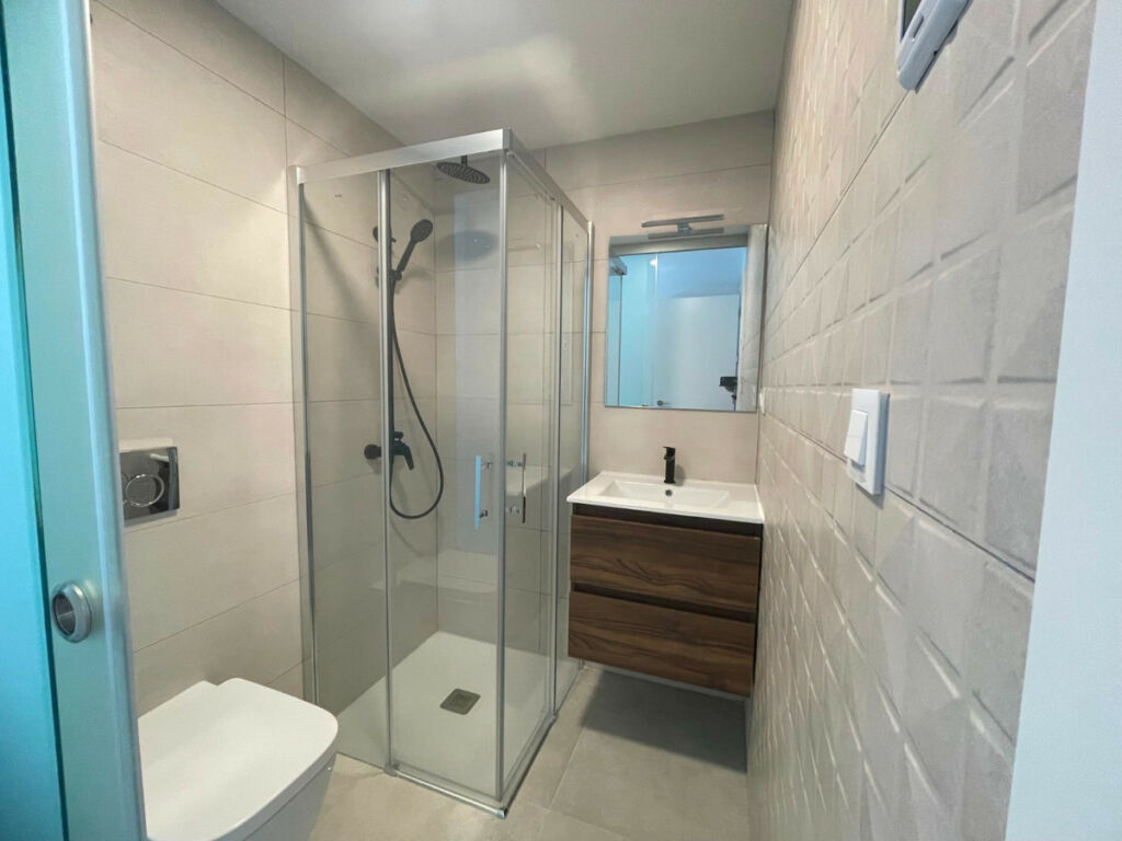 Middle Floor Apartment Villamartin Alicante - image 12