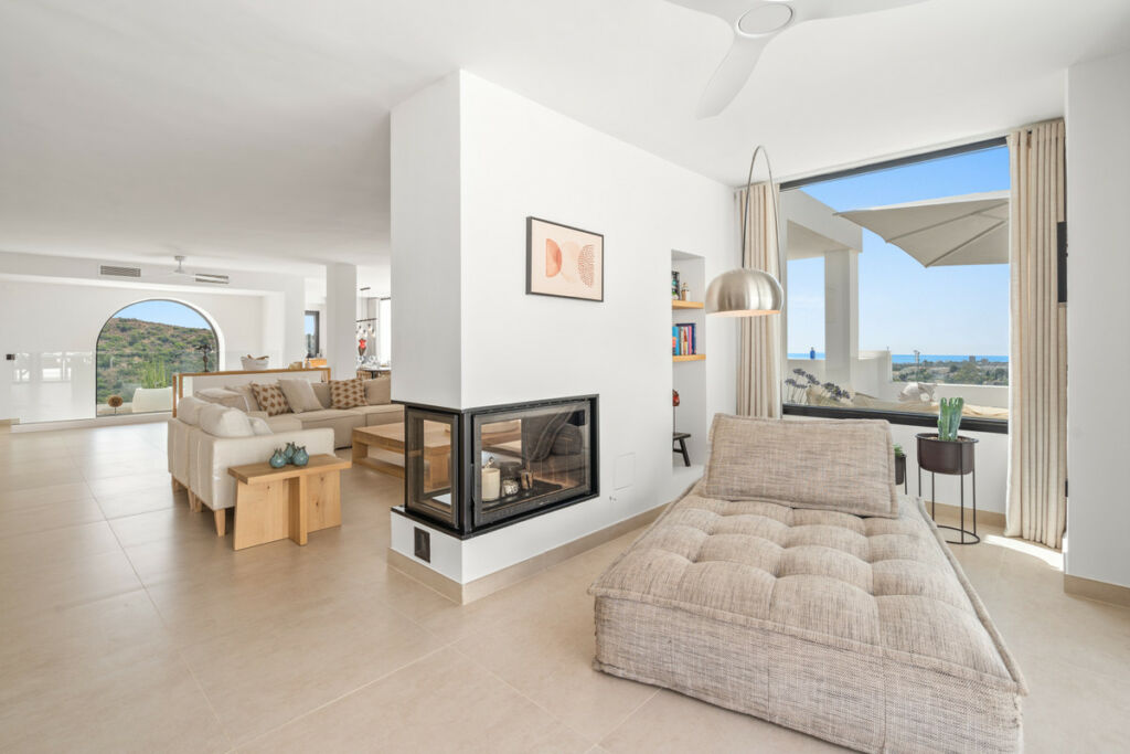 Detached Villa Nueva Andalucía Málaga - image 12