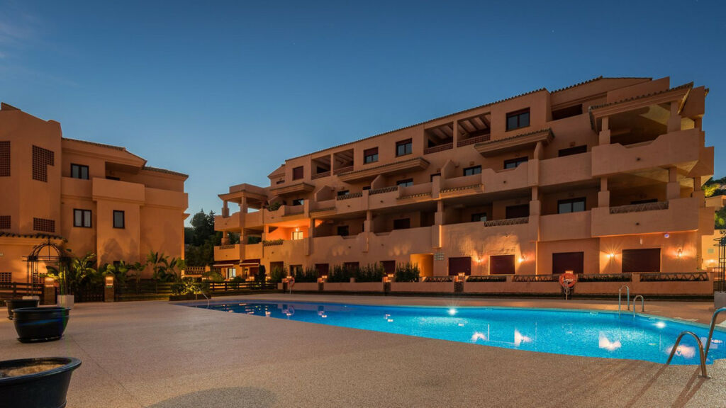 Middle Floor Apartment Benahavís Málaga - image 12