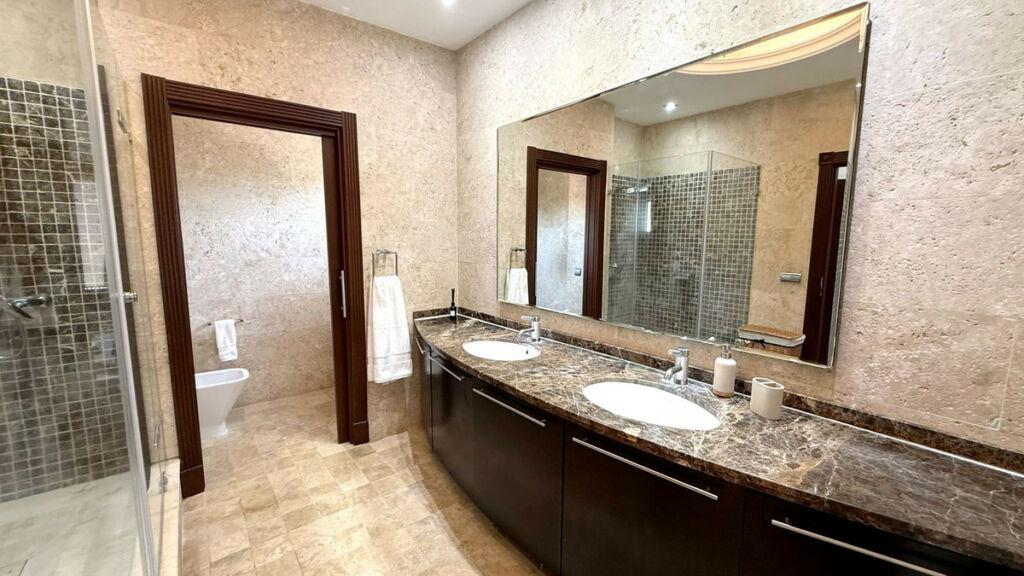 Detached Villa San Pedro de Alcántara Málaga - image 12