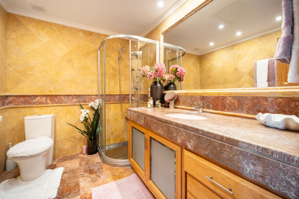 Middle Floor Apartment Puerto Banús Málaga - image 12