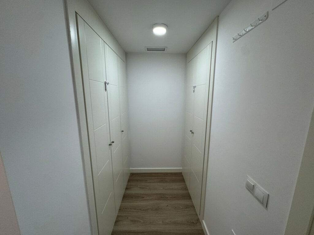 Middle Floor Apartment Nueva Andalucía Málaga - image 12
