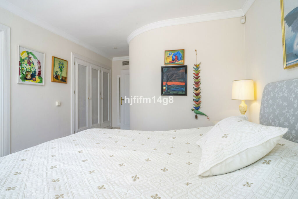 Townhouse Nueva Andalucía Málaga - image 12