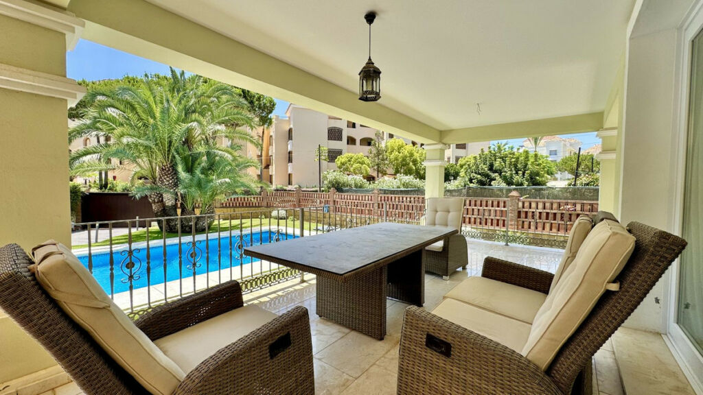 Detached Villa Elviria Málaga - image 12