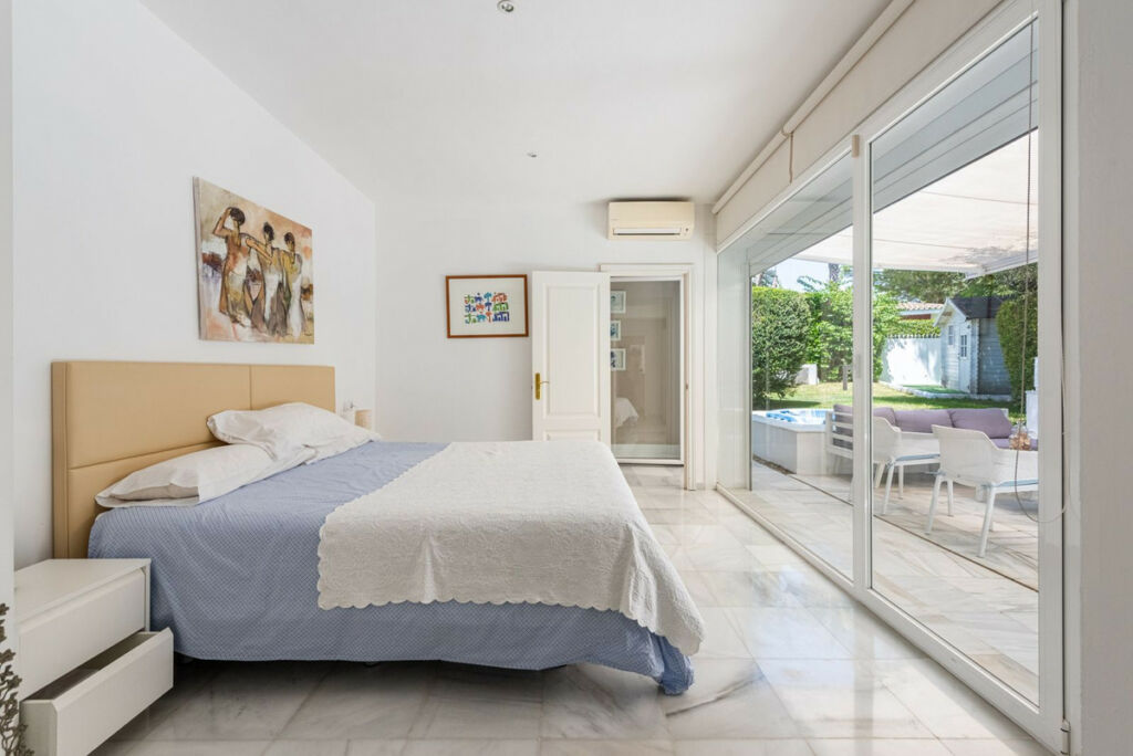 Semi-Detached House Los Monteros Málaga - image 12